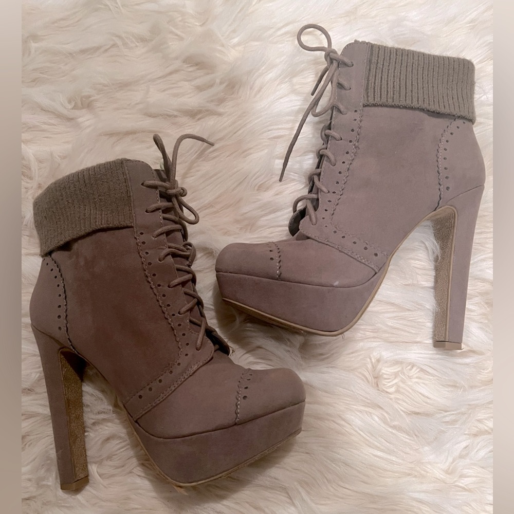 Women’s platform heels size 7